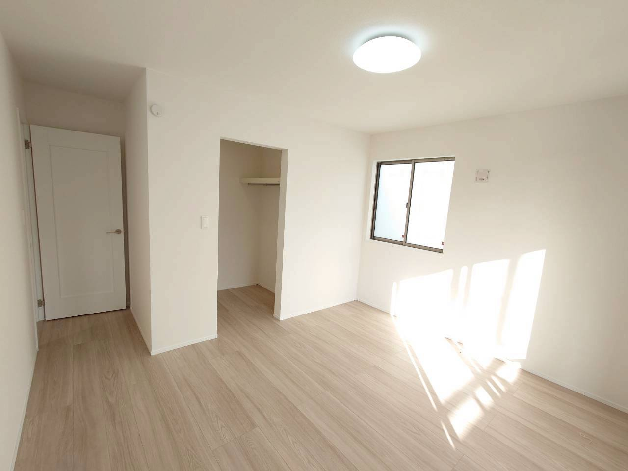 ＋＋八重瀬町安里－Ａ号棟（全３棟）の居間・リビング|【※参考画像※】