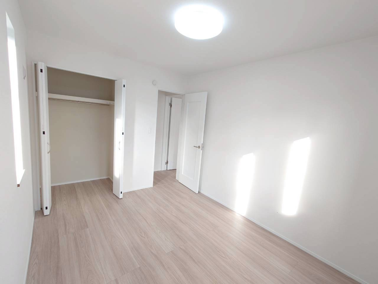 ＋＋八重瀬町安里－B号棟（全３棟）の居間・リビング|【※参考画像※】