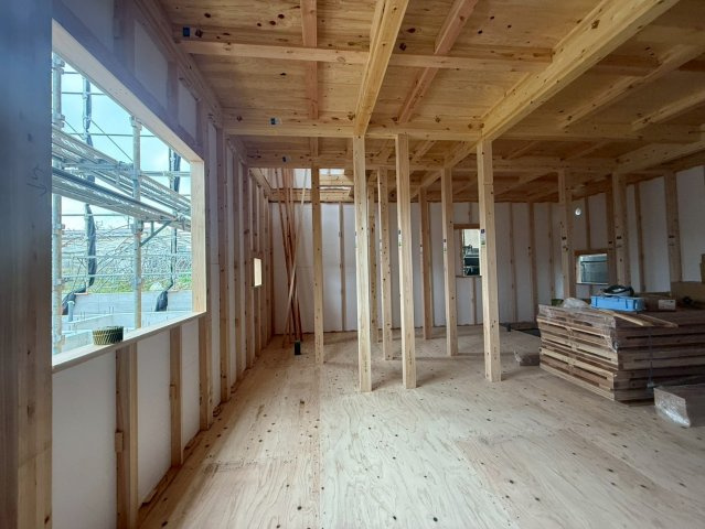 ＋＋八重瀬町安里－B号棟（全３棟）の駐車場|現地撮影2月　建築中　5月完成予定