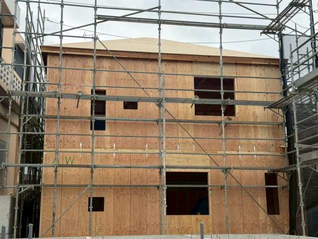 ＋＋八重瀬町安里－B号棟（全３棟）の外観|現地撮影2月　建築中　5月完成予定