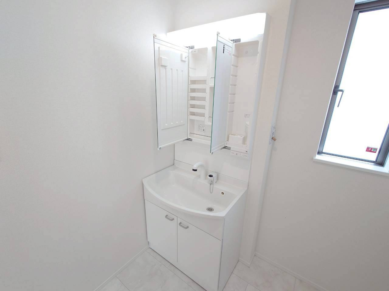 ＋＋八重瀬町安里－C号棟（全３棟）の独立洗面台|【※参考画像※】