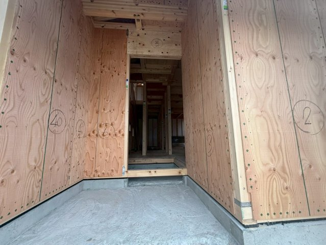 ＋＋八重瀬町安里－C号棟（全３棟）の駐車場|現地撮影2月　建築中　5月完成予定