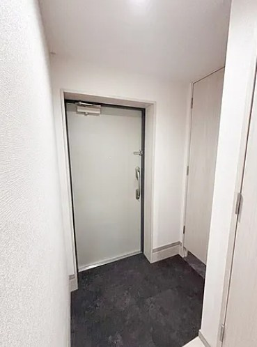 LUMEED志村坂上の玄関