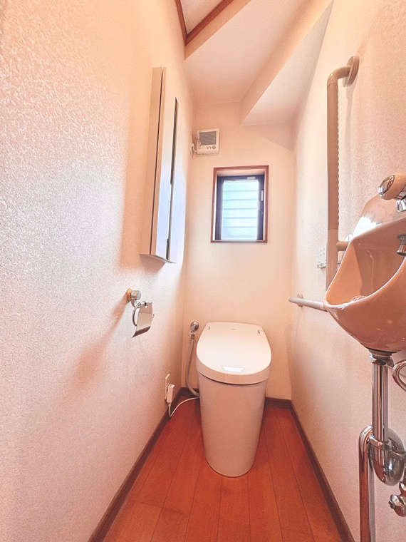 日和町５丁目戸建のトイレ|トイレです