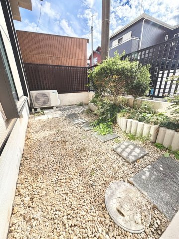 日和町５丁目戸建の庭|お庭で自由な時間を過ごせます