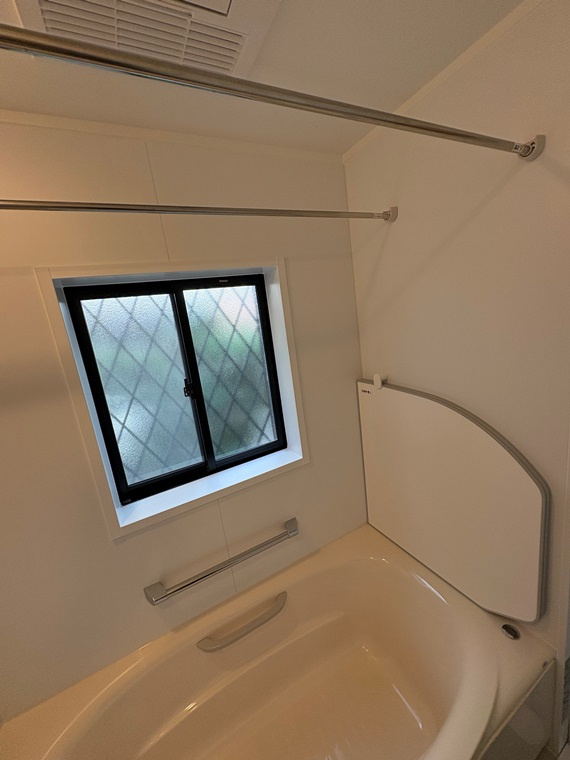 日和町５丁目戸建の浴室|コンパクトで使いやすいお風呂です