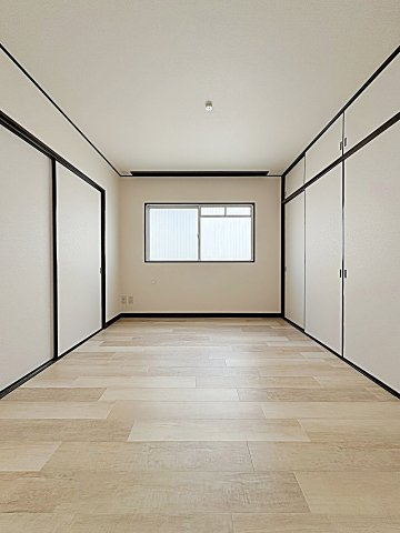 名幸ハイツの洋室|きれいな洋室です