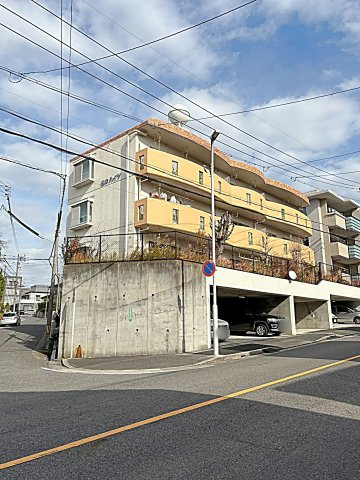 名幸ハイツの外観|外観は落ち着いています
