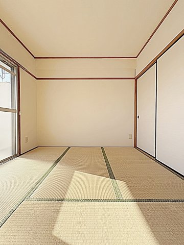 クレール延珠　南棟の和室|畳の上でゆっくりとくつろげる和室です