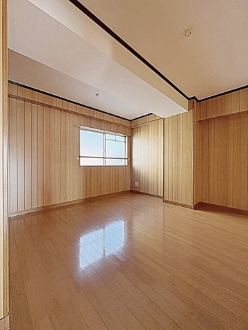 クレール延珠　南棟の洋室|使い勝手のいい洋室です
