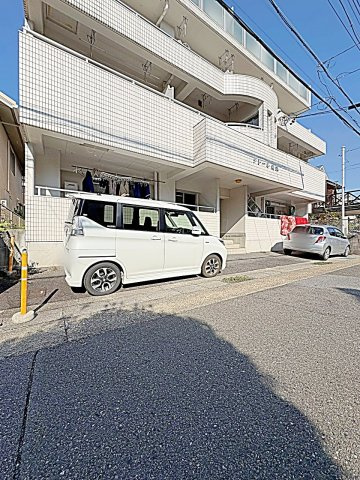クレール延珠　南棟の駐車場|駐車場があります