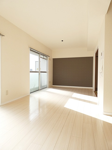 扶桑ハイツ１の居間・リビング|ゆったりとした居間です