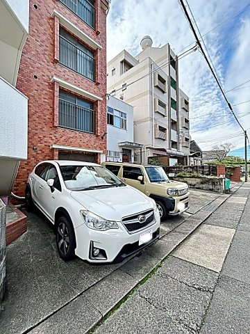 エクセル竹越の駐車場|駐車場があります