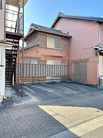 前田荘の駐車場|カースペースがあります