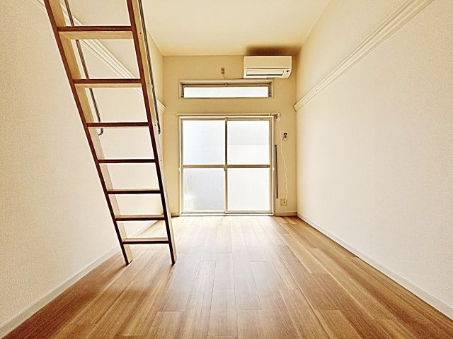 レオパレス陸前の居間・リビング|居間です