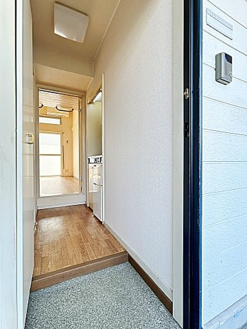 レオパレス陸前の玄関|明るい玄関です