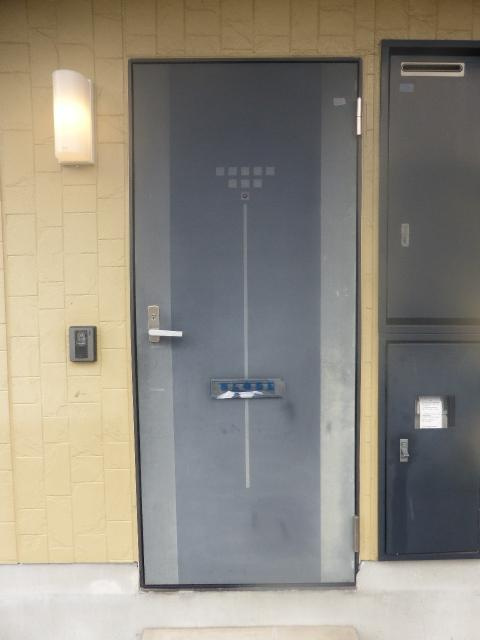 ハイツアドラブールの玄関|落ち着いた玄関です