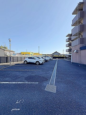 グランハートの駐車場|カースペースがあります