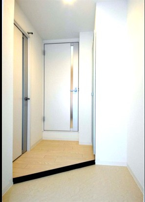 ビアンコルーチェの玄関