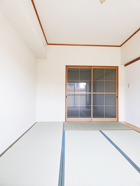 アーバンドエル杁中の居間・リビング|ゆったり過ごせる居間です