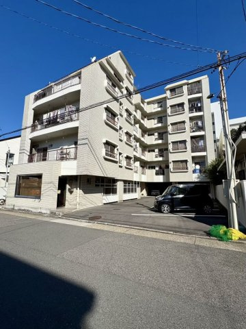 ユタカマンションの外観|安心の鉄筋コンクリート造ですよ☆☆