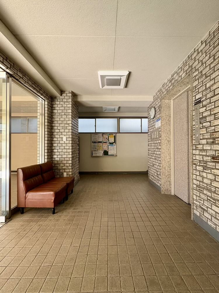 ユタカマンションのエントランス|毎日通るエントランスはこのようになっています