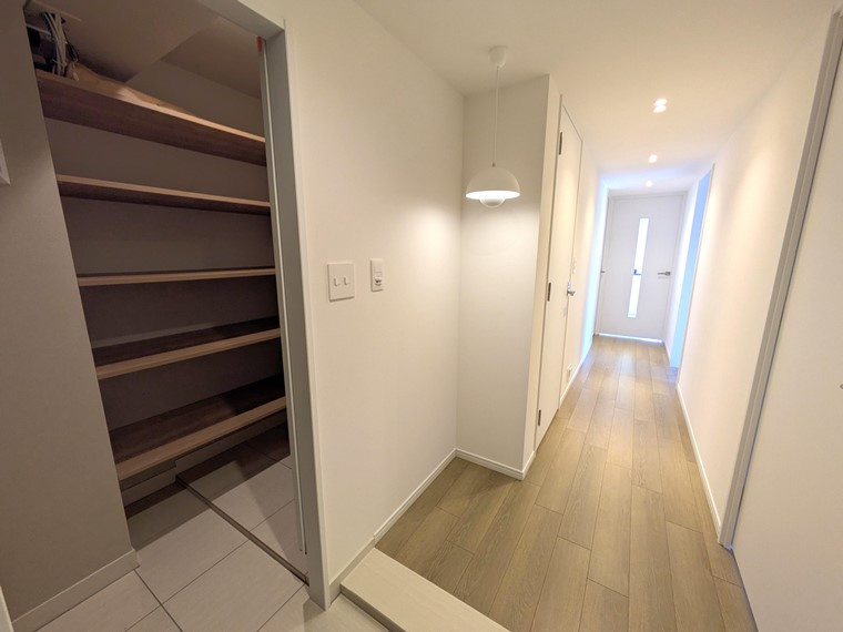 シティハウス名駅那古野の玄関|落ち着いた玄関です