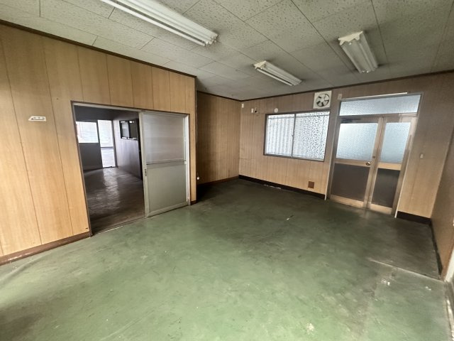 南区芝町１０４貸店舗の内装|きれいな内装です