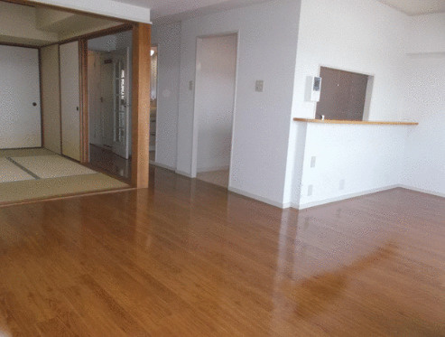 シャトーブランシェの居間・リビング