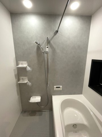 和光市白子1丁目　築浅×美築×注文住宅　あおぞら邸宅の浴室|採用されることの多い1616サイズ(１坪)の浴室は膝を伸ばしてくつろぐのに適しています。
親子入浴も決して窮屈に感じさせない広さです。