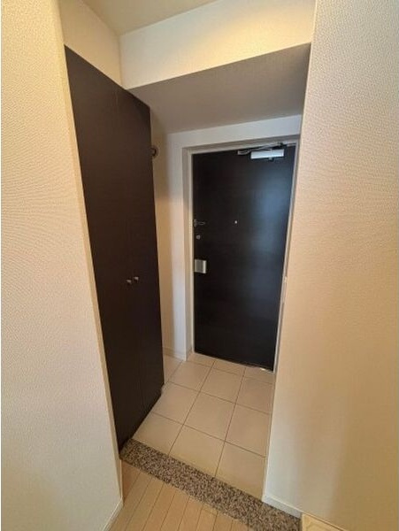 マリオン城西の玄関