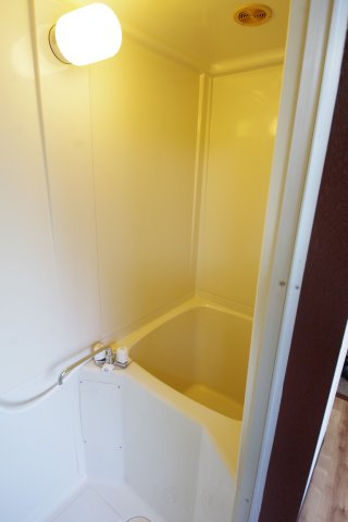 【シャワールーム】