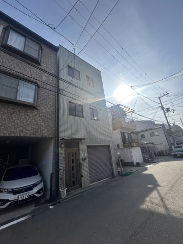 2世帯仕様戸建：港区港晴３丁目の前面道路含む現地写真