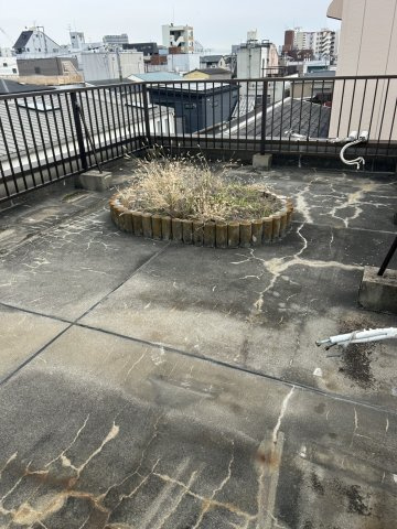 2世帯仕様戸建：港区港晴３丁目のバルコニー