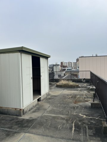 2世帯仕様戸建：港区港晴３丁目のバルコニー