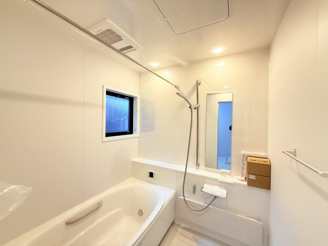 安立３丁目　中古戸建ての浴室