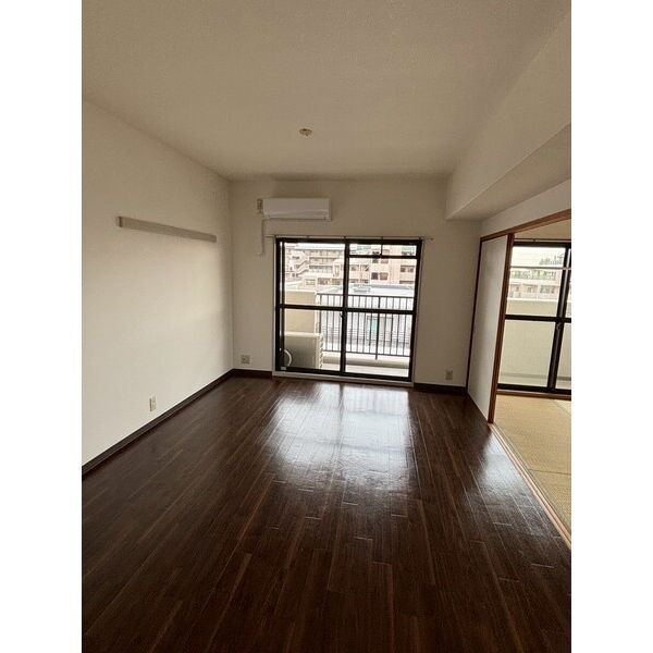 ボヌール御崎の居間・リビング