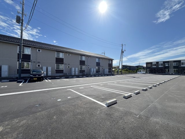 ラクードシャＢの駐車場