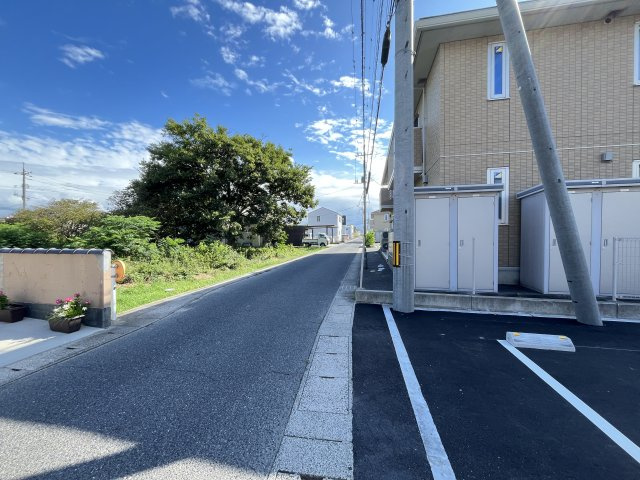 ラクードシャＢの周辺