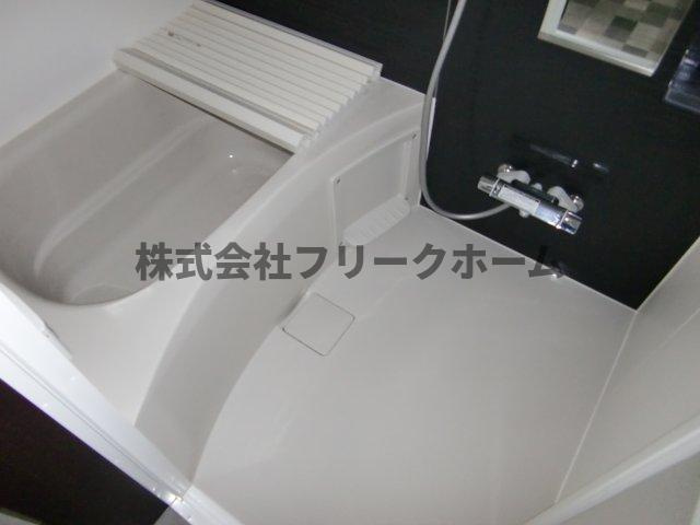 武蔵野市境１丁目のアパートの浴室