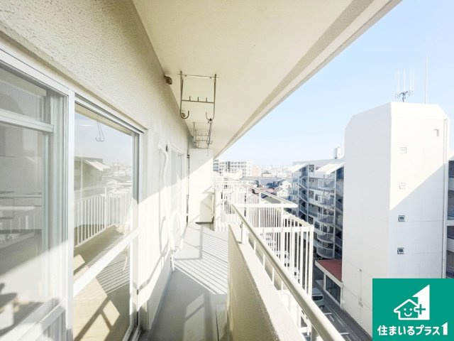 カルム堺B棟のバルコニー|日当たりのよいバルコニー！お部屋が開放的に！【現地写真】