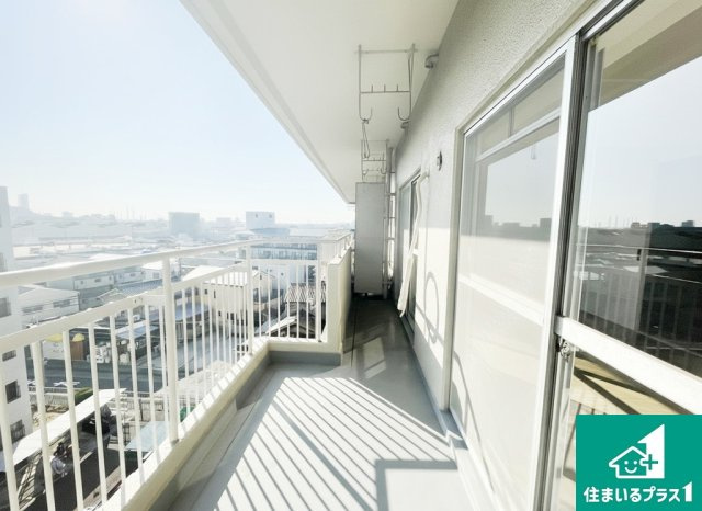 カルム堺B棟のバルコニー|日当たりのよいバルコニー！お部屋が開放的に！【現地写真】