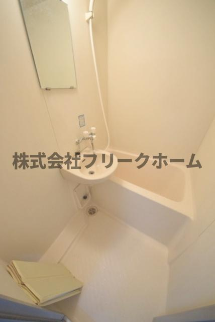 小金井市本町４丁目の賃貸マンションの浴室