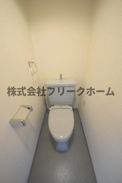 小金井市本町４丁目の賃貸マンションのトイレ