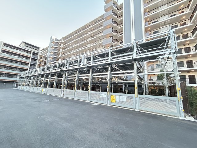 スカイグランデ津田沼の駐車場