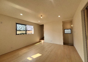 足立区扇１丁目戸建の居間・リビング