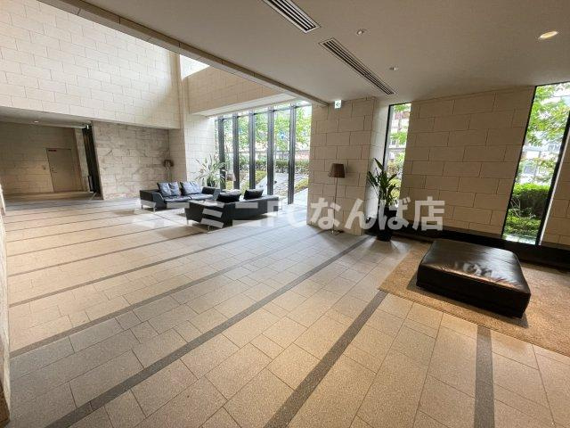 ブランズタワーウェリス心斎橋Northのエントランス