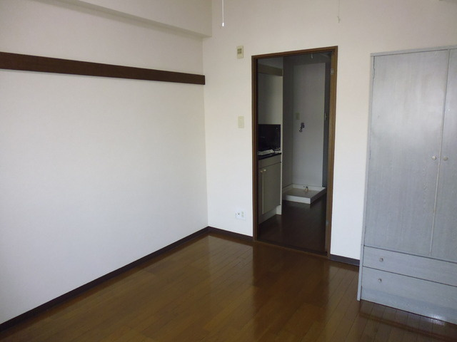 ロイヤルコート・オガワの居間・リビング|居室1