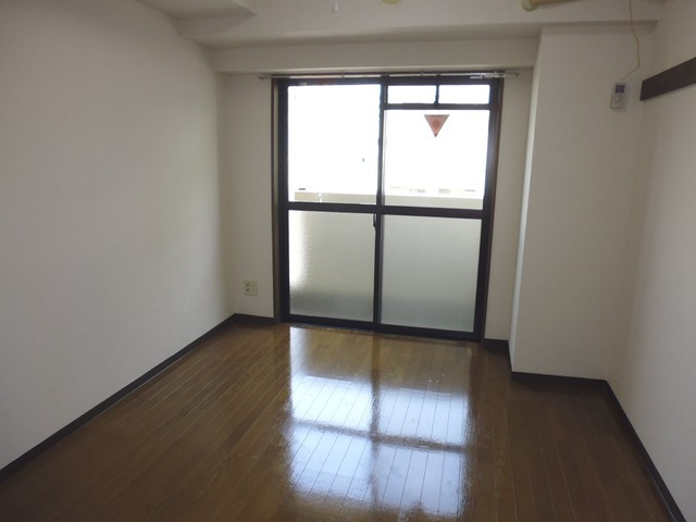 ロイヤルコート・オガワの居間・リビング|居室2