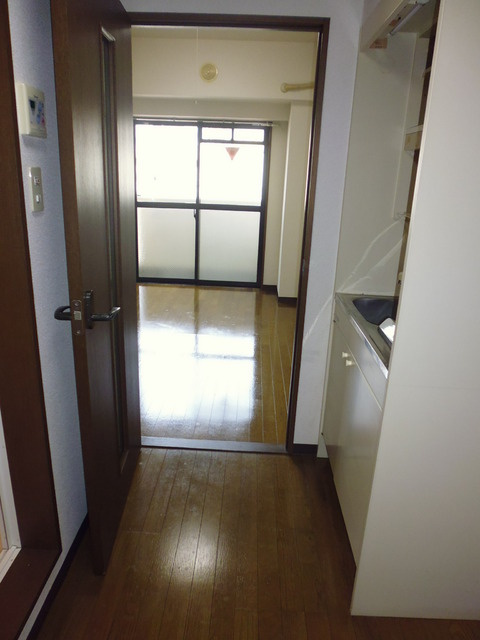 ロイヤルコート・オガワの居間・リビング|居室3